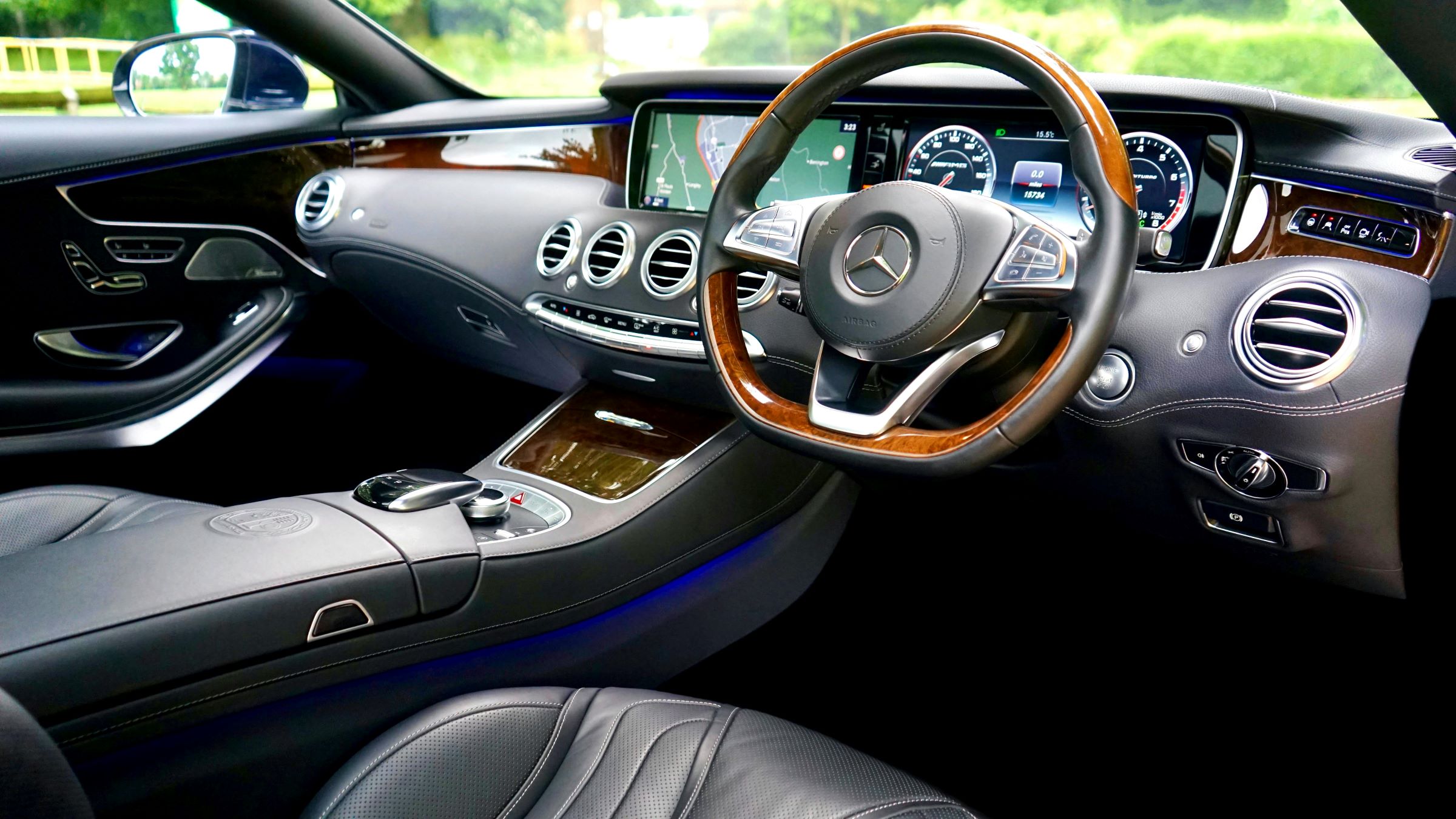 Pemeriksaan interior mobil